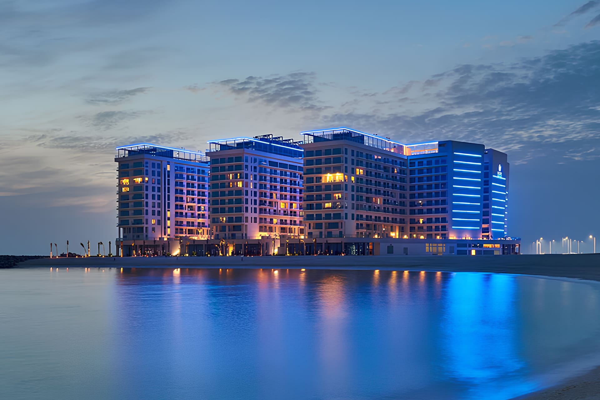 pacific-from-distant-night-uaevacay